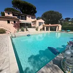 Climatisee Avec Grande Piscine *