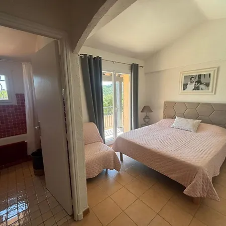 Vila Climatisee Avec Grande Piscine