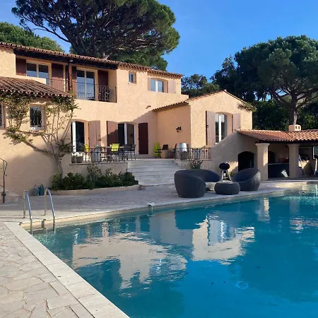 Climatisee Avec Grande Piscine *