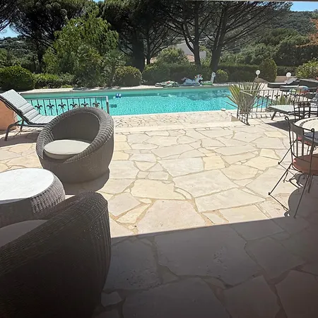 Villa Climatisee Avec Grande Piscine *